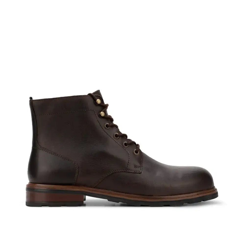 Men's lace-up plain toe ankle boot with leather upper and lugged rubber outsole