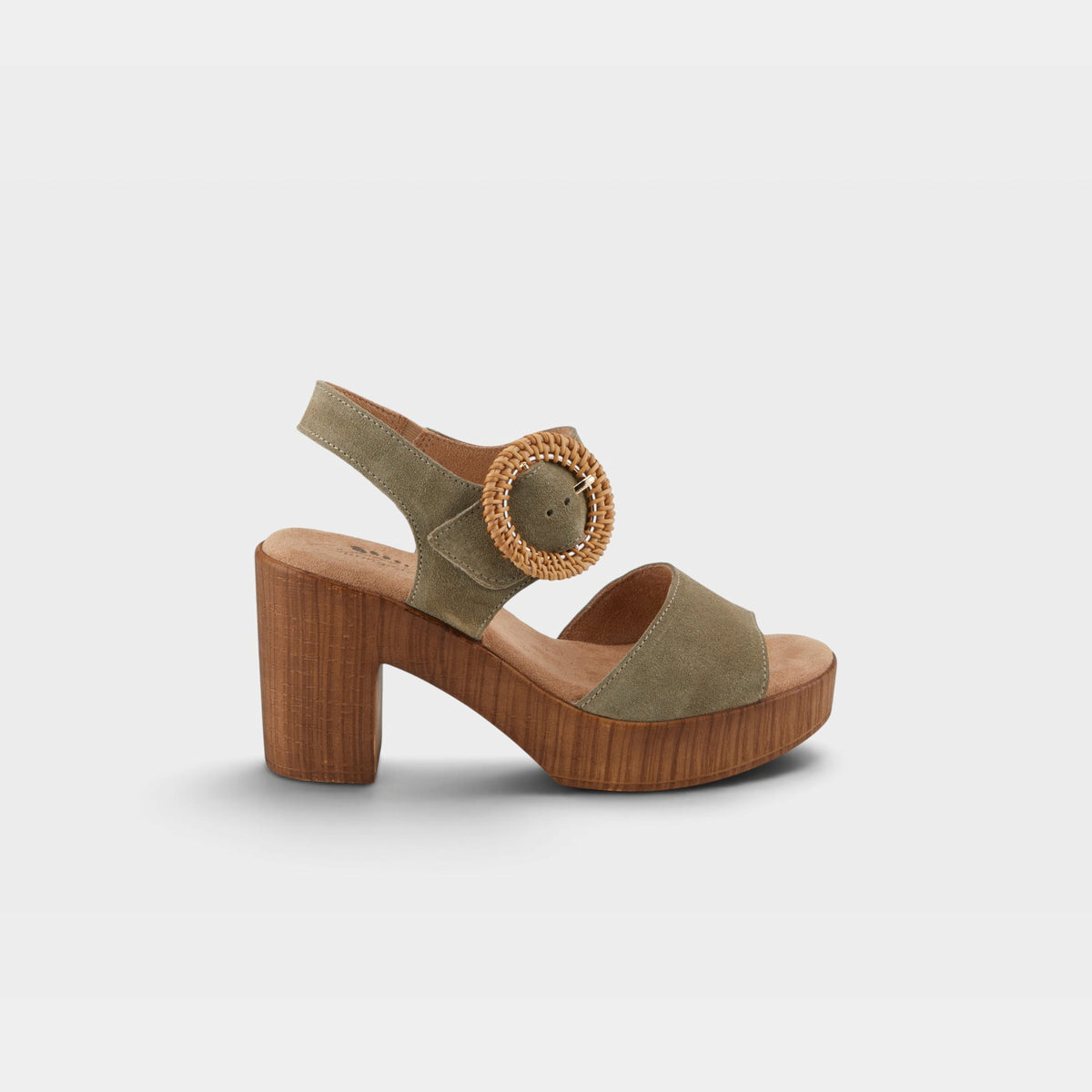 Women's platform slingback sandal with round woven buckle and block heel